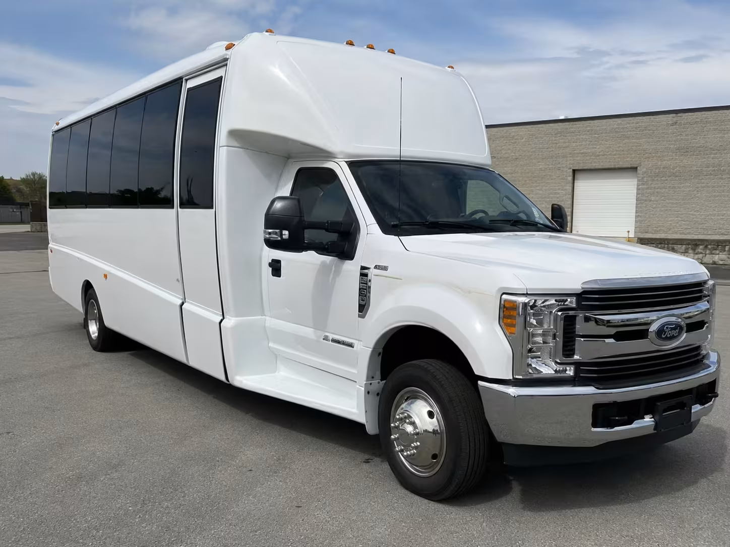 18 passenger minibus