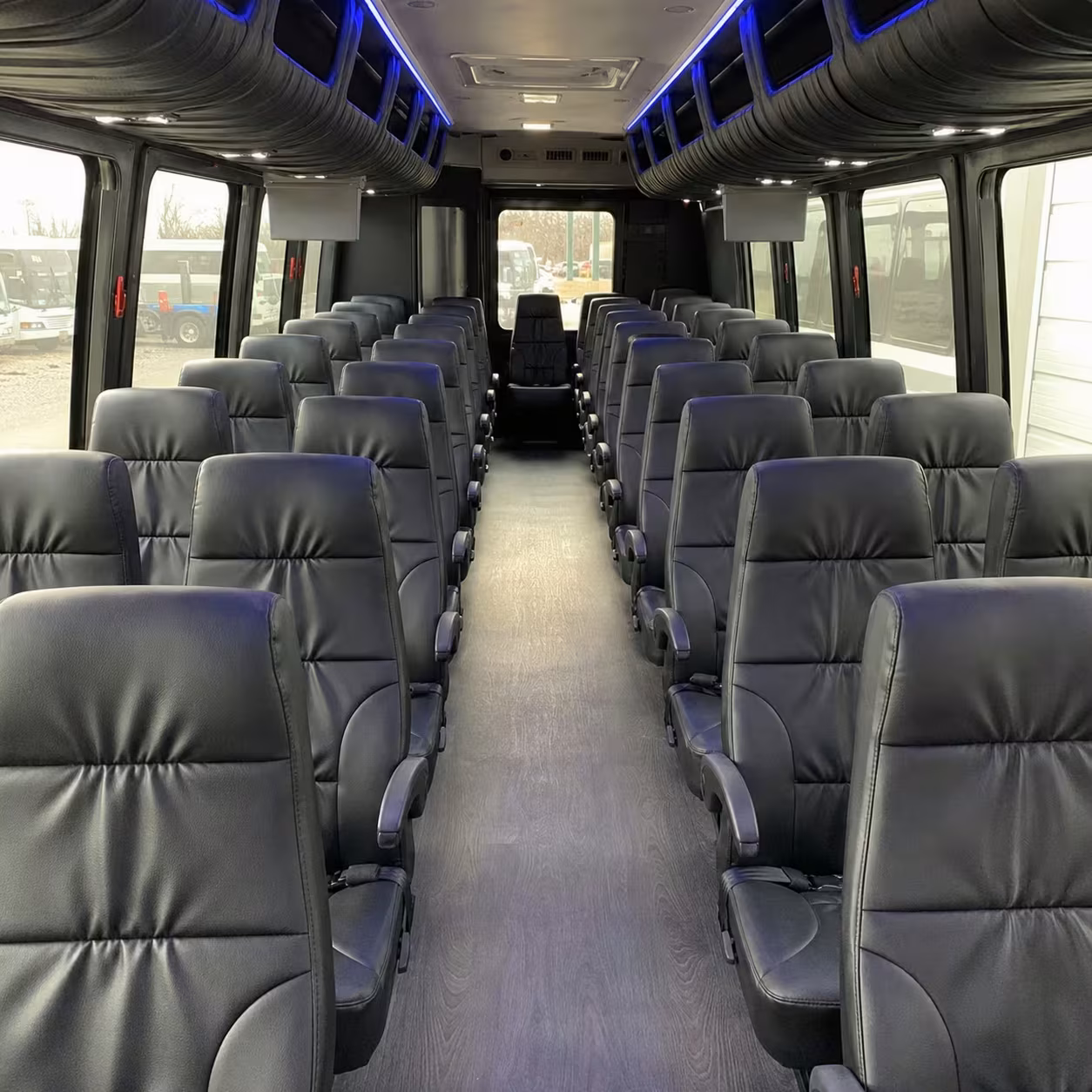 ventura 18 passenger minibus rental