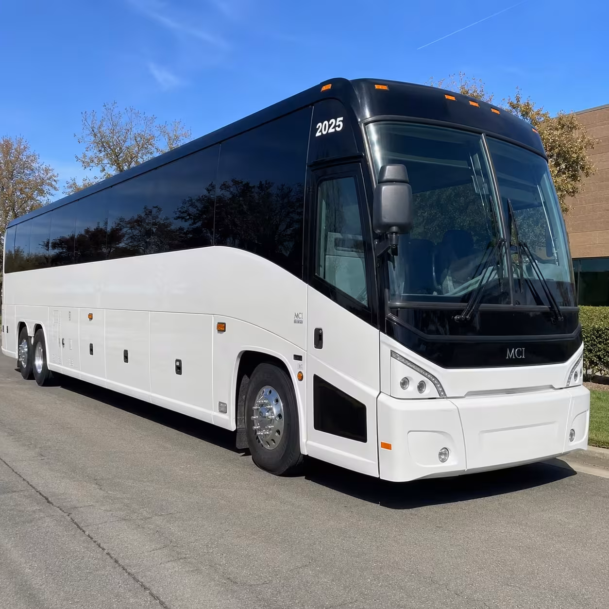 ventura charter buses to santa barbara bowl concerts